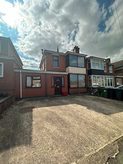 6 Bedroom Semi-Detached House To Rent In Bed Hmo, Brunswick Street, CV31