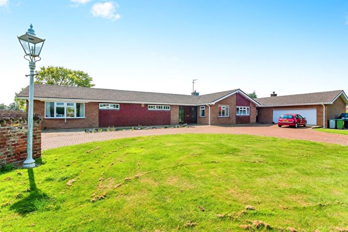 3 Bedroom Detached Bungalow For Sale In School Lane, Old Leake, Boston, PE22