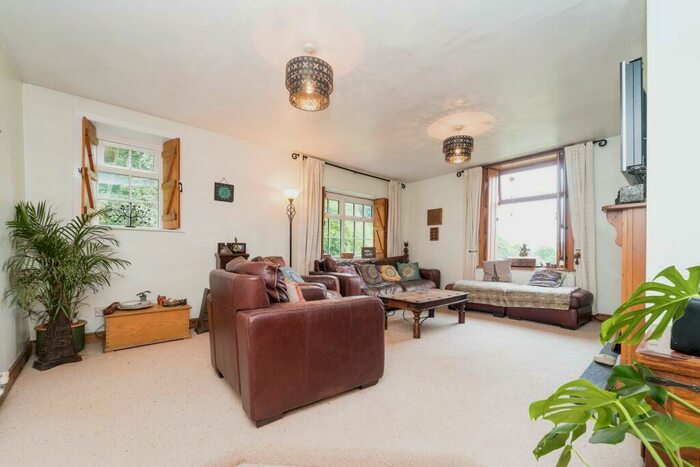 3 Bedroom End Of Terrace House For Sale In Knotts Road, Todmorden, OL14
