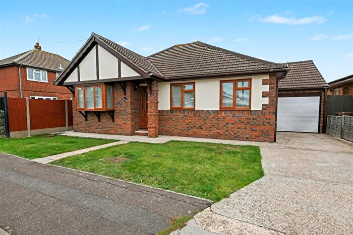 3 Bedroom Detached Bungalow For Sale In Gafzelle Drive, Canvey Island, SS8