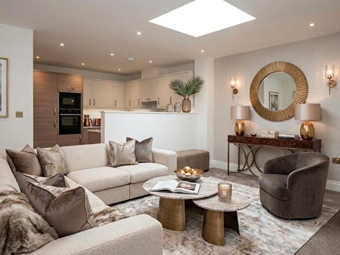 2 Bedroom Apartment For Sale In Canon Woods Close, DT9