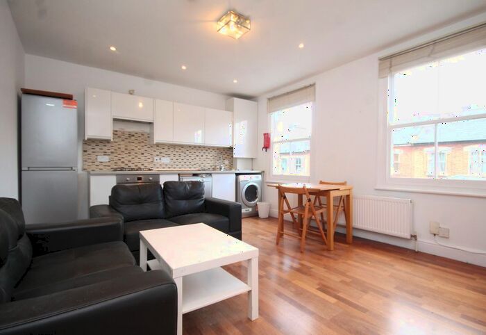 2 Bedroom Flat To Rent In Fairbridge Road, Islington, N19