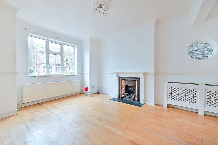 2 Bedroom Flat For Sale In Arlington Road, West Ealing, London, W13