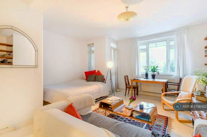 Studio To Rent In Sewardstone Road, London, E2