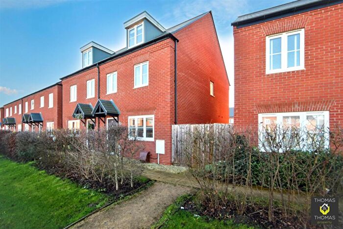 3 Bedroom Semi Detached House For Sale In Leighton Close, Twigworth, Gloucester, GL2