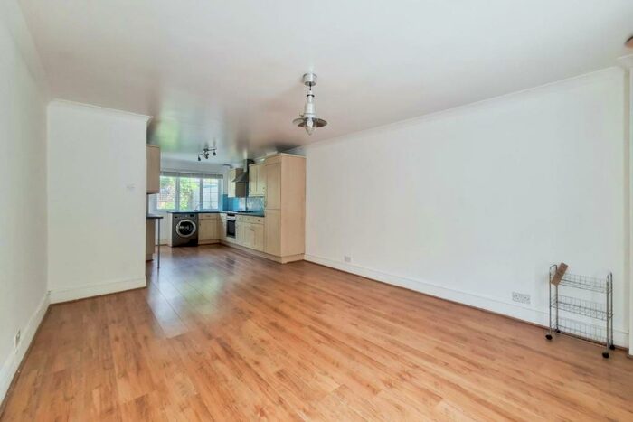 2 Bedroom Terraced House To Rent In Shooters Hill, Woolwich, London, SE18