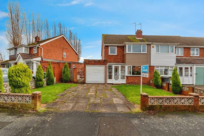 3 Bedroom Semi Detached House For Sale In Sandringham Avenue, Willenhall, WV12