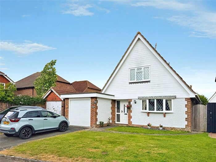 3 Bedroom Detached House For Sale In Maytree Close, Angmering, West Sussex, BN16