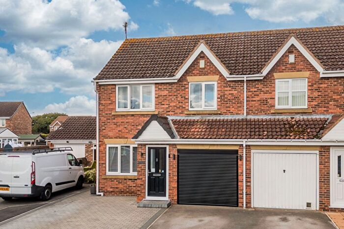 3 Bedroom Semi-Detached House For Sale In Holden Gardens, Selby, YO8