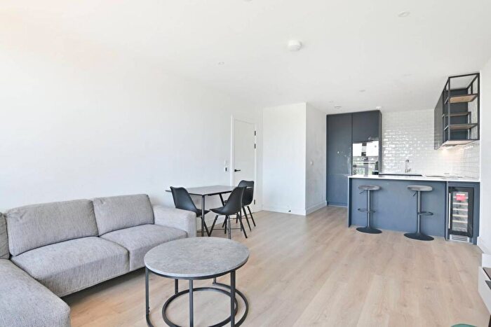 2 Bedroom Flat For Sale In Beresford Avenue, Wembley, HA0