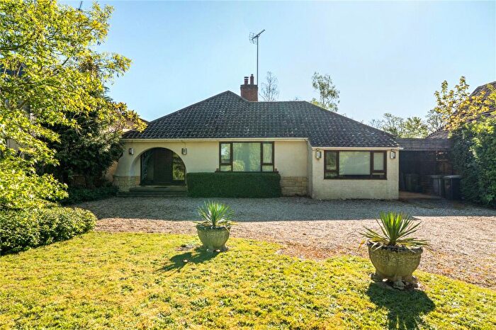 4 Bedroom Bungalow For Sale In Rectory Road, Padworth Common, Reading, RG7