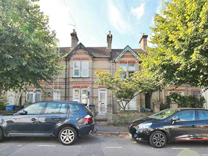 Terraced House To Rent In Garland Road, Poole, BH15