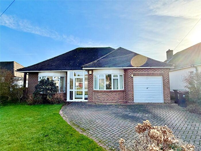 2 Bedroom Bungalow For Sale In Ridgefield Gardens, Highcliffe On Sea, Christchurch, Dorset, BH23