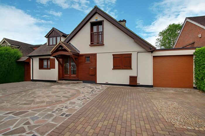 4 Bedroom Detached House For Sale In Hamilton Road, Hunton Bridge, Kings Langley, WD4