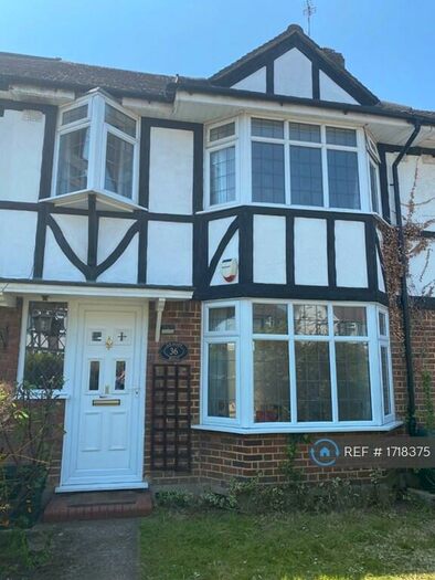 3 Bedroom Terraced House To Rent In Aragon Road, Kingston Upon Thames, KT2