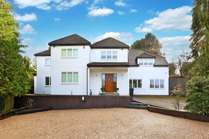 5 Bedroom Detached House For Sale In Holtspur Top Lane, Beaconsfield, HP9