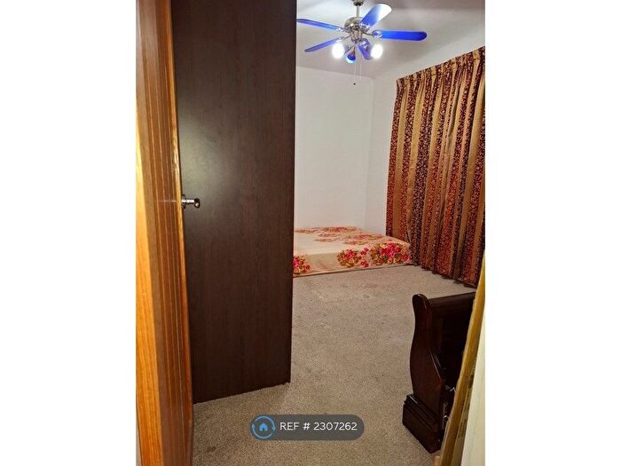 3 Bedroom End Of Terrace House To Rent In Sheppey Road, Dagenham, RM9