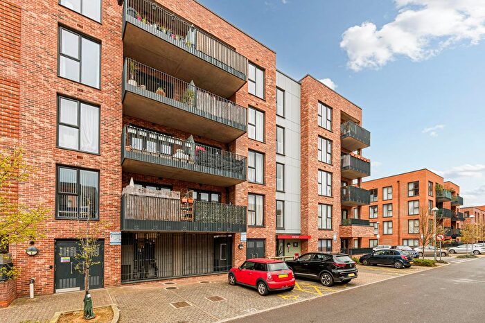 1 Bedroom Flat For Sale In Myers Court, Brentford, TW8