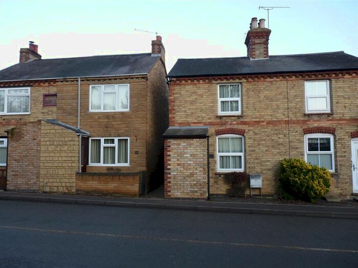 2 Bedroom Semi-Detached House To Rent In Coventry Street, Southam, CV47