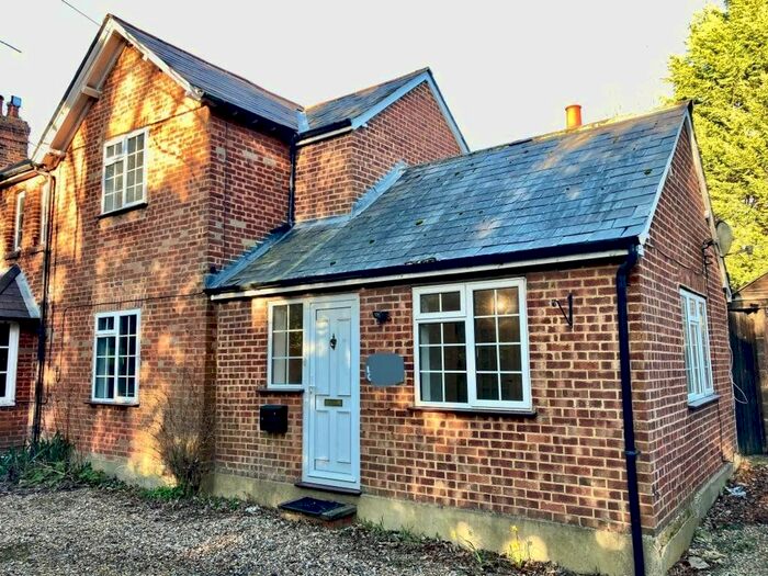 2 Bedroom Semi-Detached House To Rent In Pebblehill Road, Betchworth, RH3