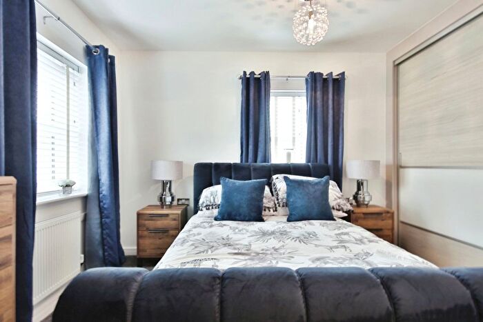 3 Bedroom Detached House For Sale In Parish Mews, Kingswood, Hull, HU7