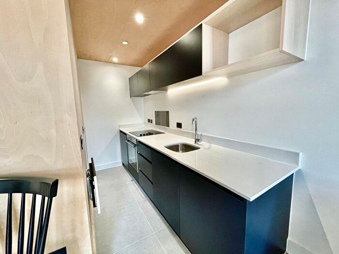 2 Bedroom Flat To Rent In Spinners Way, Manchester, M15