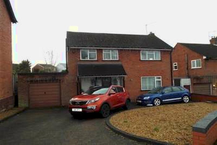 3 Bedroom House To Rent In Birchfield Road, Webheath, B97
