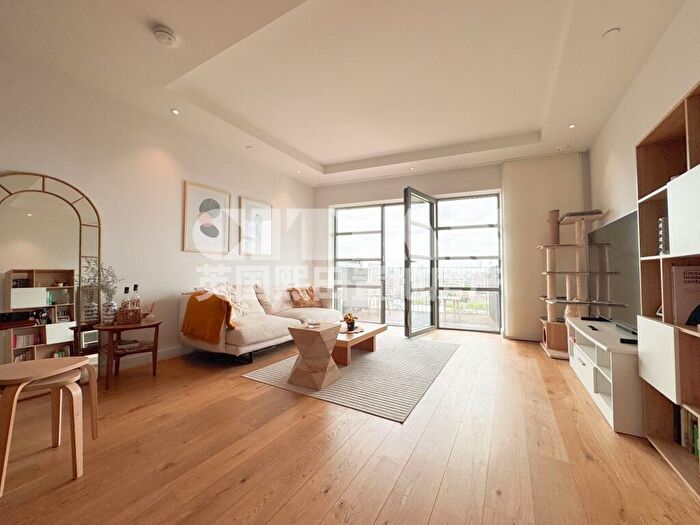 2 Bedroom Apartment For Sale In Kent Building, London City Island, Hope Street, Canning Town, London, E14