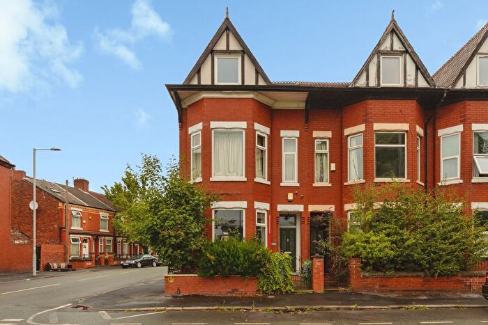 4 Bedroom End Of Terrace House For Sale In Platt Lane, Manchester, Greater Manchester, M14