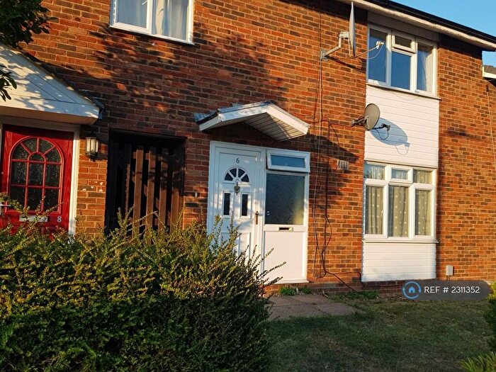 3 Bedroom Terraced House To Rent In Edison Road, Stevenage, SG2