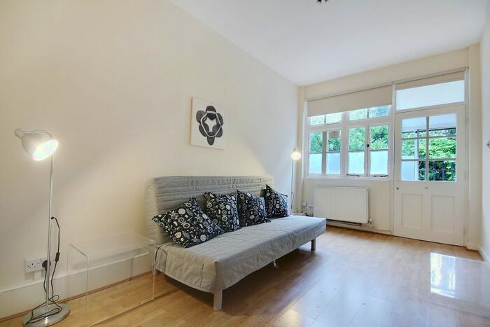 Studio To Rent In South Edwardes Square, W8