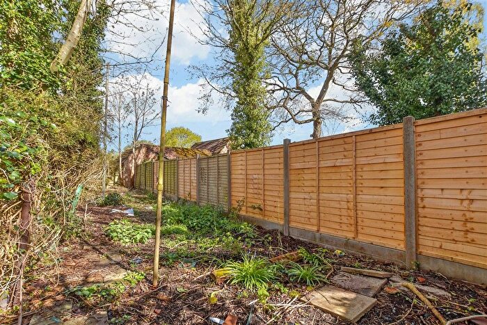 2 Bedroom Terraced House For Sale In Grosvenor Road, Kennington, Ashford, Kent, TN24
