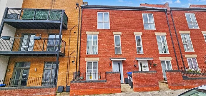 4 Bedroom Town House For Sale In High Street, Upton, Northampton, NN5