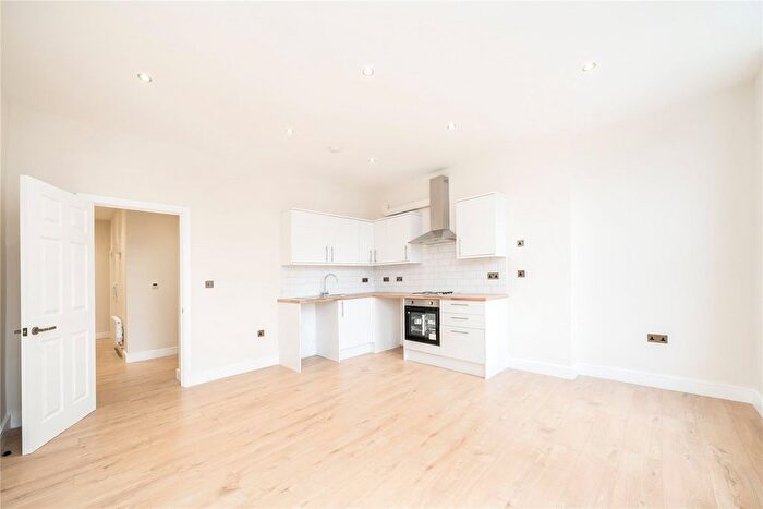 1 Bedroom Flat To Rent In Commercial Road, London, E1