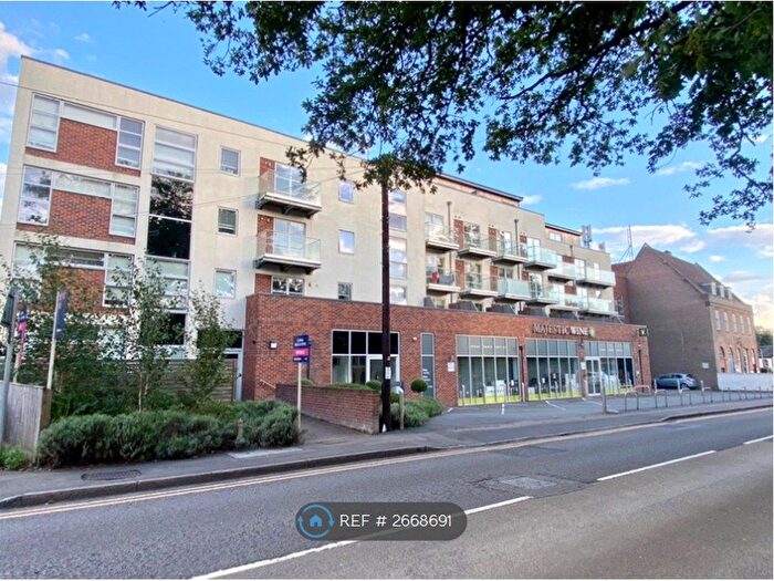 2 Bedroom Flat To Rent In Chesham Road, Amersham, HP6