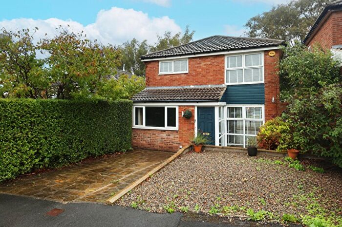 3 Bedroom Detached House For Sale In Dale Park Gardens, Leeds, West Yorkshire, LS16
