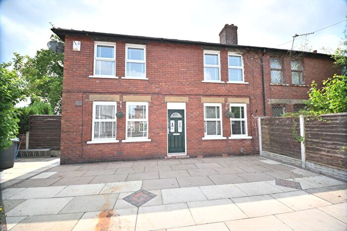 3 Bedroom Semi-Detached House To Rent In Sherwood Grove, Leigh, WN7