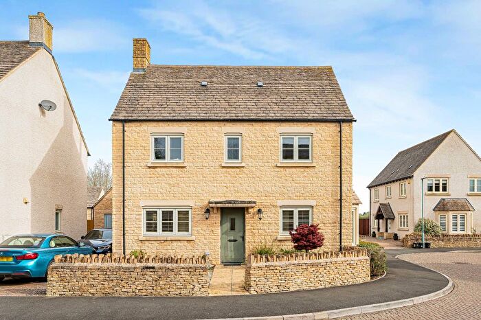 4 Bedroom Detached House For Sale In Old Railway Close, Lechlade, Gloucestershire, GL7