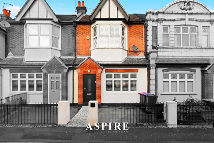 4 Bedroom Terraced House For Sale In Glendale Gardens, SS9