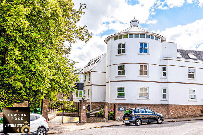 2 Bedroom Apartment For Sale In St. Vincent Road, Southsea, PO5