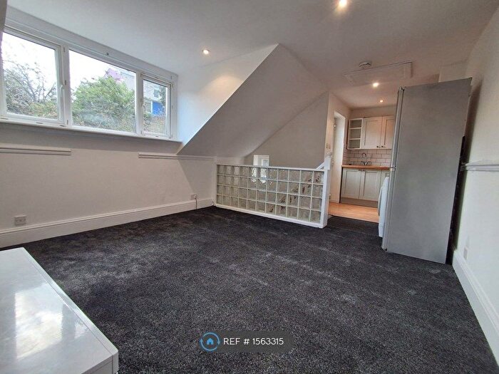 1 Bedroom Semi Detached House To Rent In Abbey Road, Torquay, TQ2