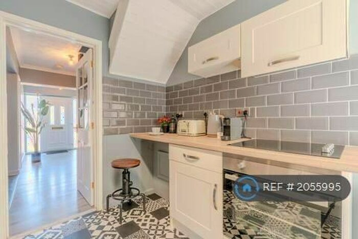 4 Bedroom Terraced House To Rent In Shenton Close, Swindon, SN3