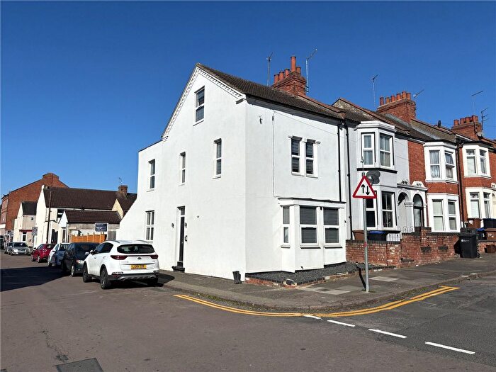 2 Bedroom Flat To Rent In Billington Street, Abington, Northampton, Northamptonshire, NN1