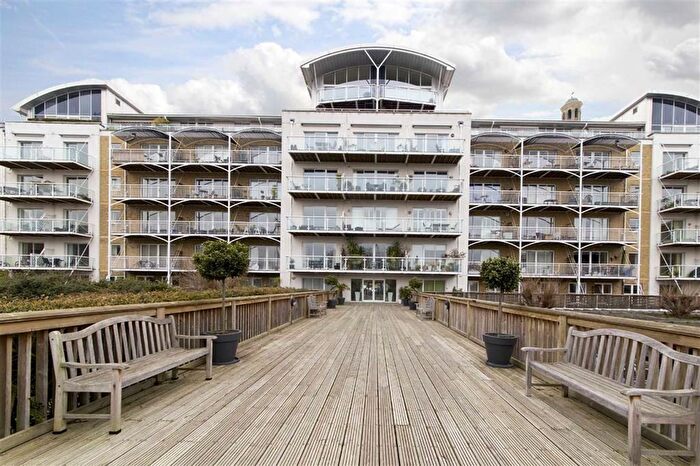 2 Bedroom Flat To Rent In Kew Bridge Road, Brentford, TW8