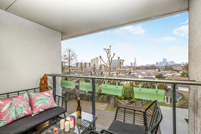 2 Bedroom Apartment To Rent In Rotherhithe New Road Bermondsey, SE16