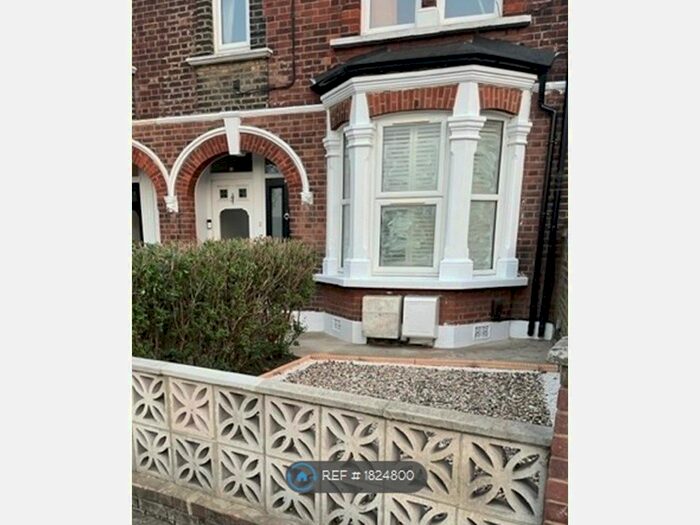 2 Bedroom Flat To Rent In Sidney Road, London, E7