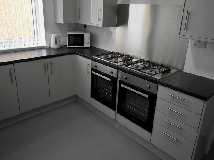 7 Bedroom Property To Rent In Bonville Terrace, Uplands, Swansea, SA1