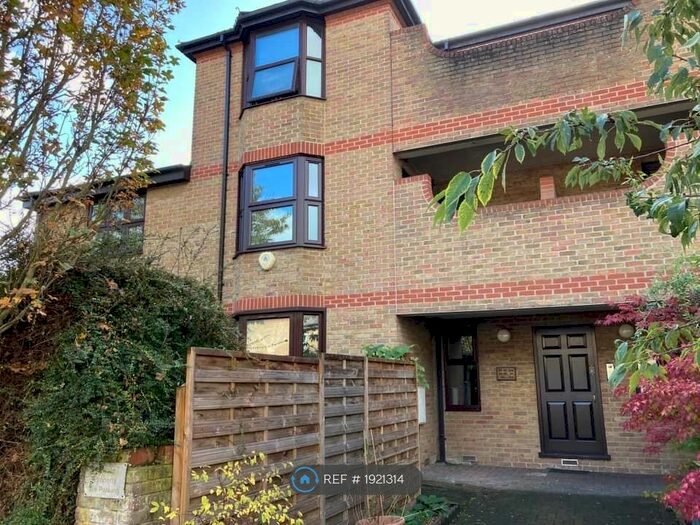 2 Bedroom Flat To Rent In Beckton, London, E6
