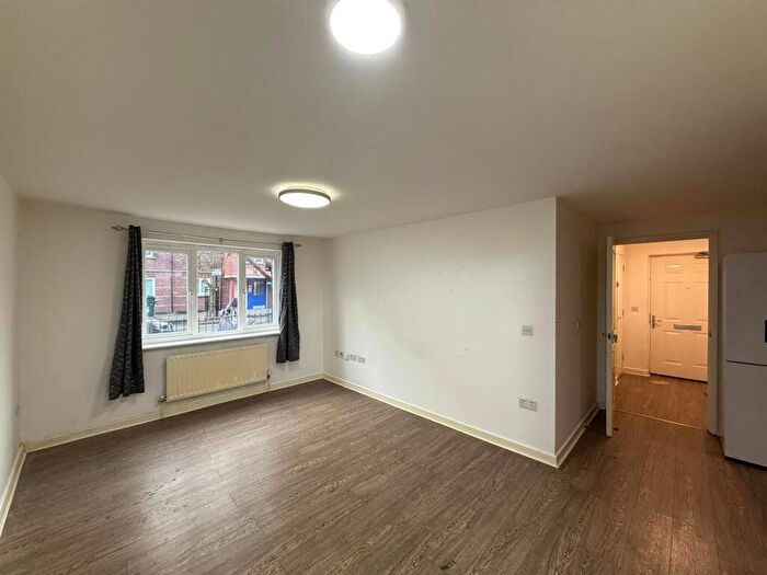 2 Bedroom Flat To Rent In Campion Road, London, E10