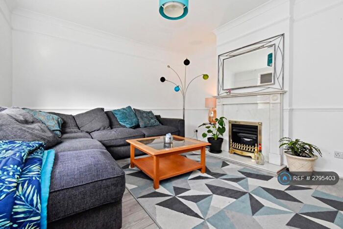 4 Bedroom Semi Detached House To Rent In Brenchley Road, Orpington, BR5